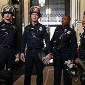 9-1-1-trapped-1-9.jpg